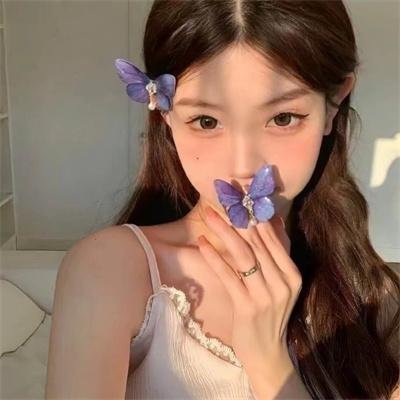阳台上的坏女孩